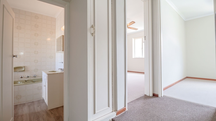 To Let 4 Bedroom Property for Rent in Gordons Bay Village Western Cape